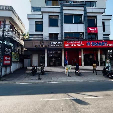 K V Suites Kochi Bagian luar foto