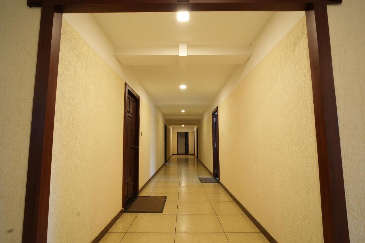 K V Suites Kochi Bagian luar foto