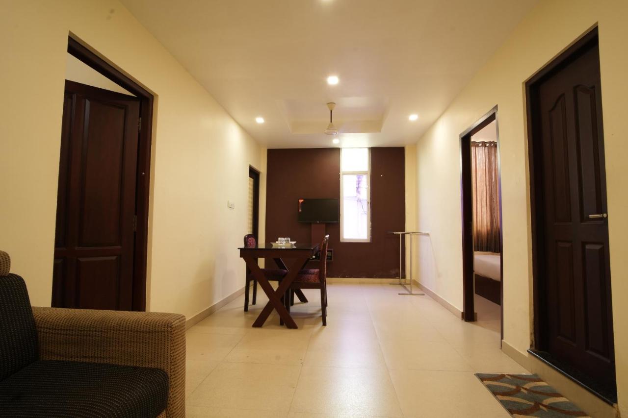 K V Suites Kochi Bagian luar foto