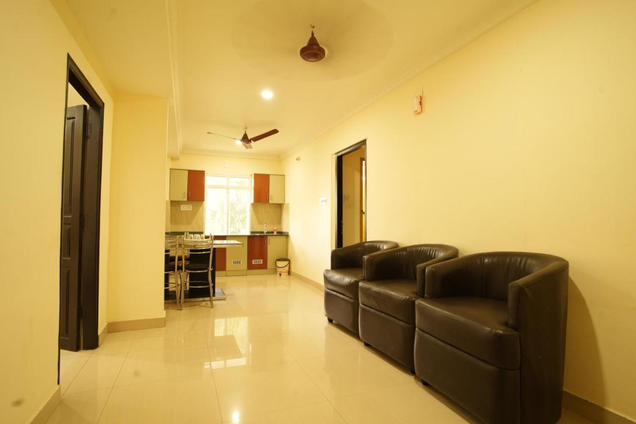 K V Suites Kochi Bagian luar foto