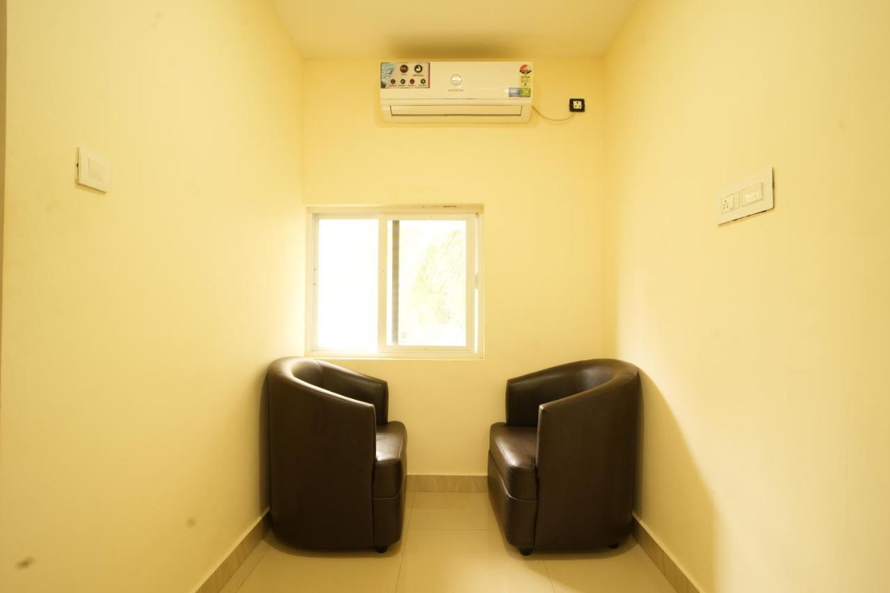 K V Suites Kochi Bagian luar foto