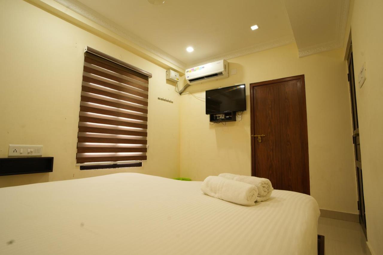 K V Suites Kochi Bagian luar foto