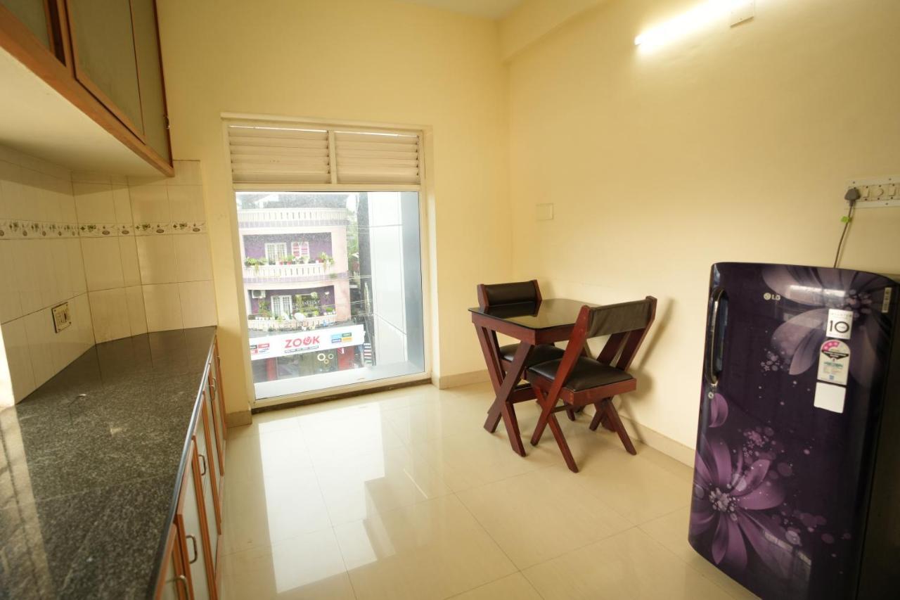 K V Suites Kochi Bagian luar foto