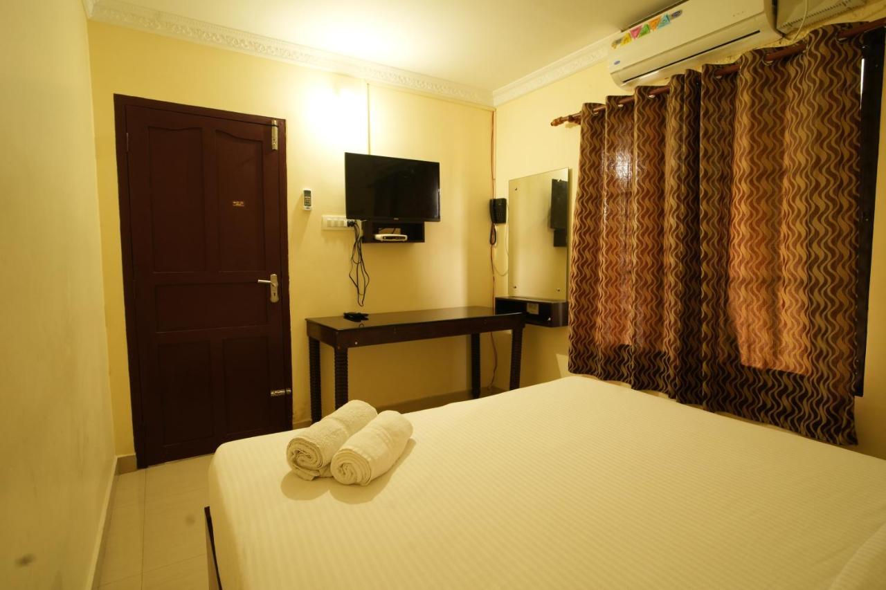 K V Suites Kochi Bagian luar foto