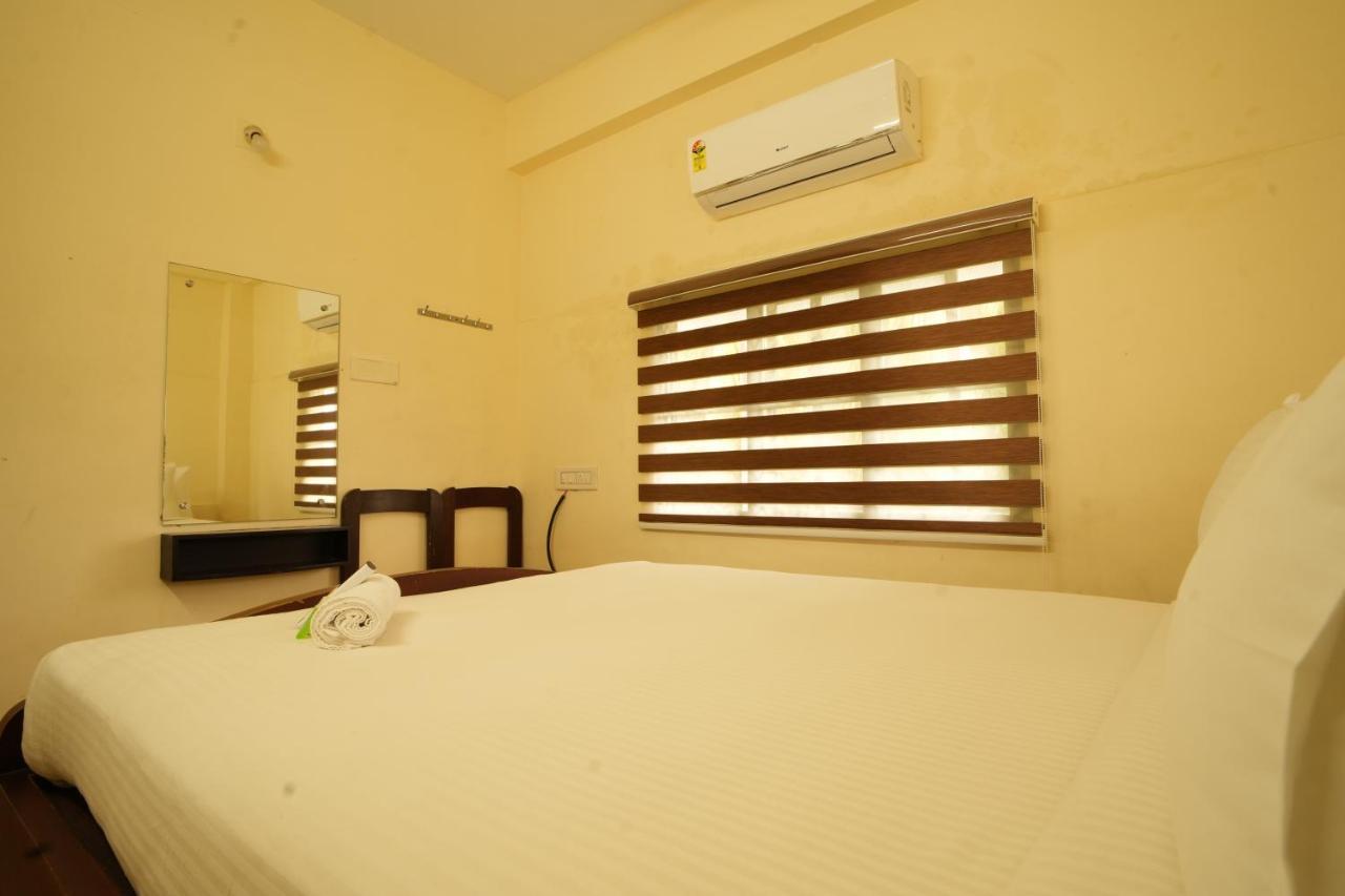 K V Suites Kochi Bagian luar foto