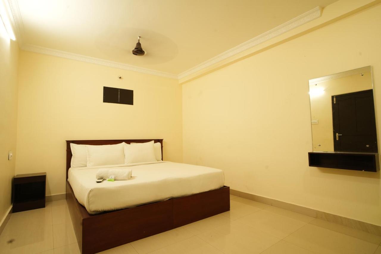 K V Suites Kochi Bagian luar foto